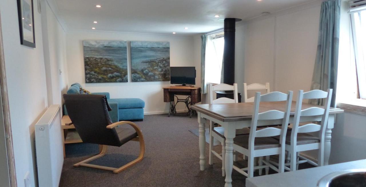 Relax In A 1 Bedroom Apartment Near A Country Pub آيماوث المظهر الخارجي الصورة