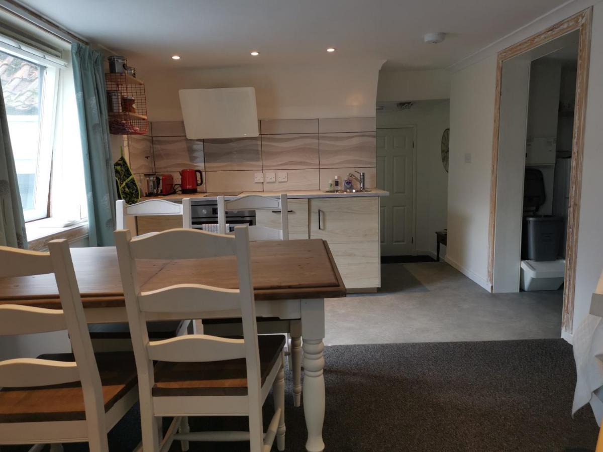 Relax In A 1 Bedroom Apartment Near A Country Pub آيماوث المظهر الخارجي الصورة